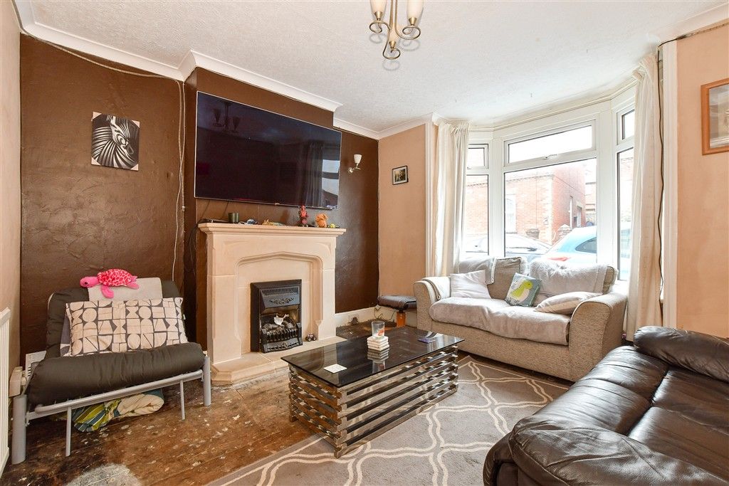 Property photo 2 of 8 Lounge