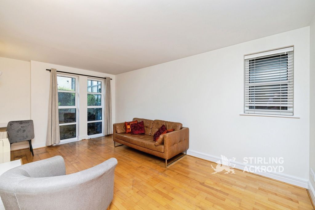 Property photo 1 of 18 Reception Room