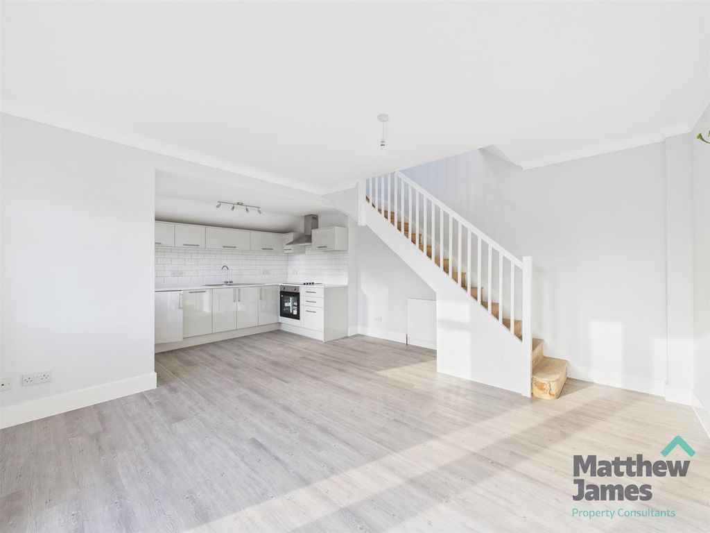 Property photo 2 of 17 Cam03063G0-Pr0150-Still001.Jpg