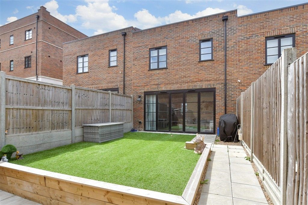 Property photo 2 of 9 Rear Elevation