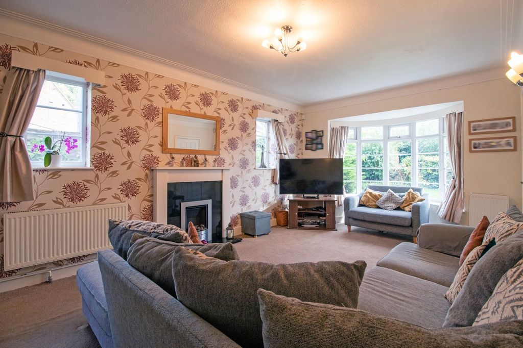 Property photo 2 of 23