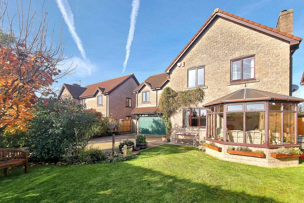 Property photo 2 of 14