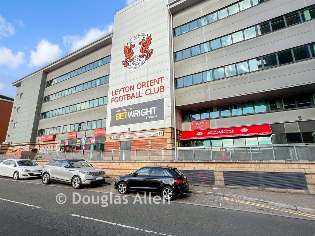 Property photo 1 of 4 Leyton Fc