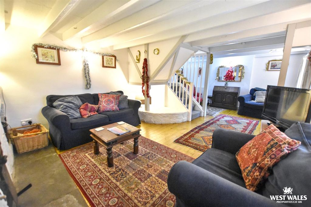 Property photo 2 of 53 9 - 2025-12-12T082256.621.Jpg