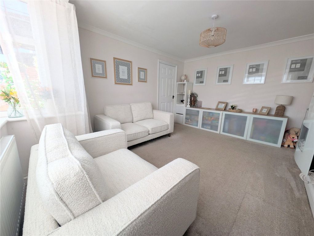 Property photo 3 of 21 Picture No. 01