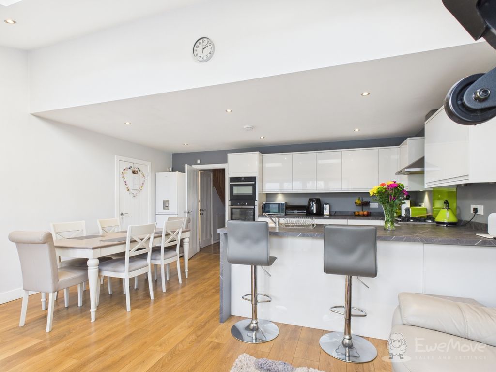 Property photo 3 of 13 Living Kitchen