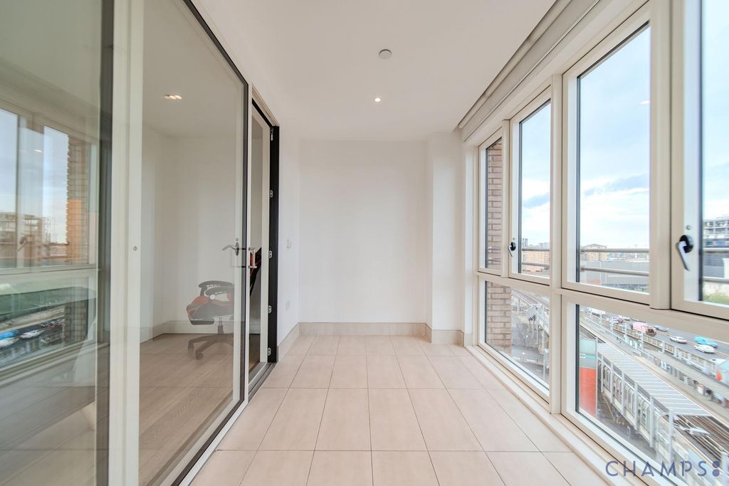 Property photo 3 of 16 Gallery