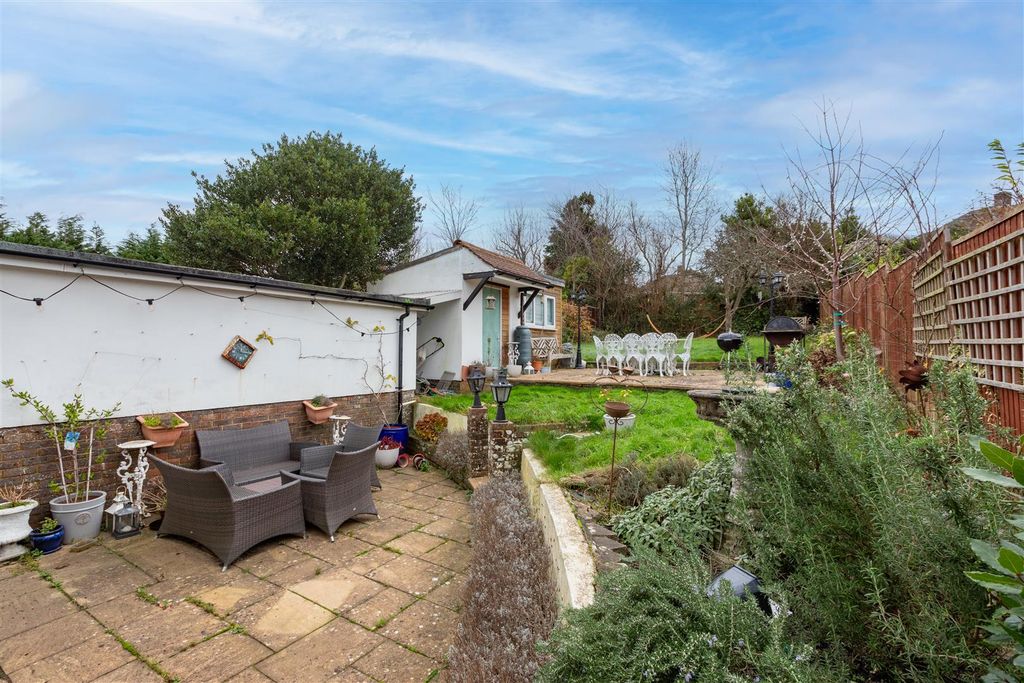 Property photo 1 of 13 Garden