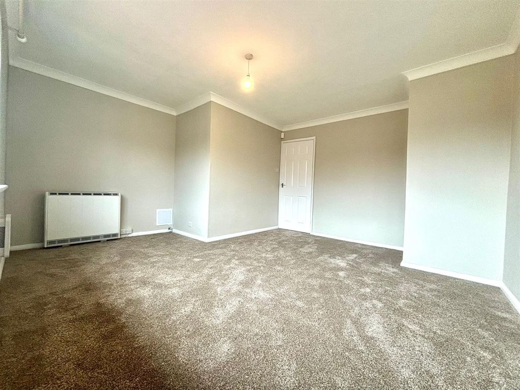 Property photo 2 of 6 Lounge.Jpeg