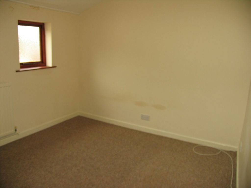 Property photo 3 of 6 Bedroom 1