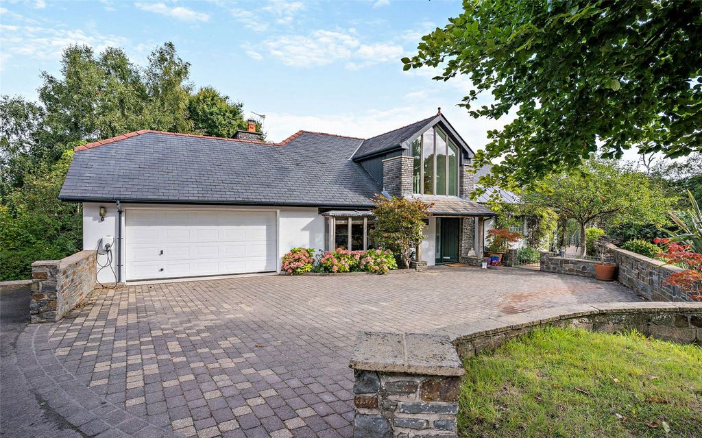 Property photo 2 of 31 Front
