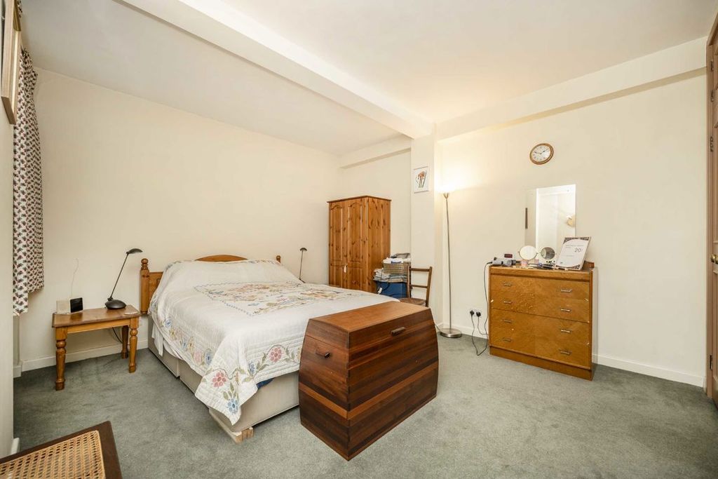 Property photo 3 of 5