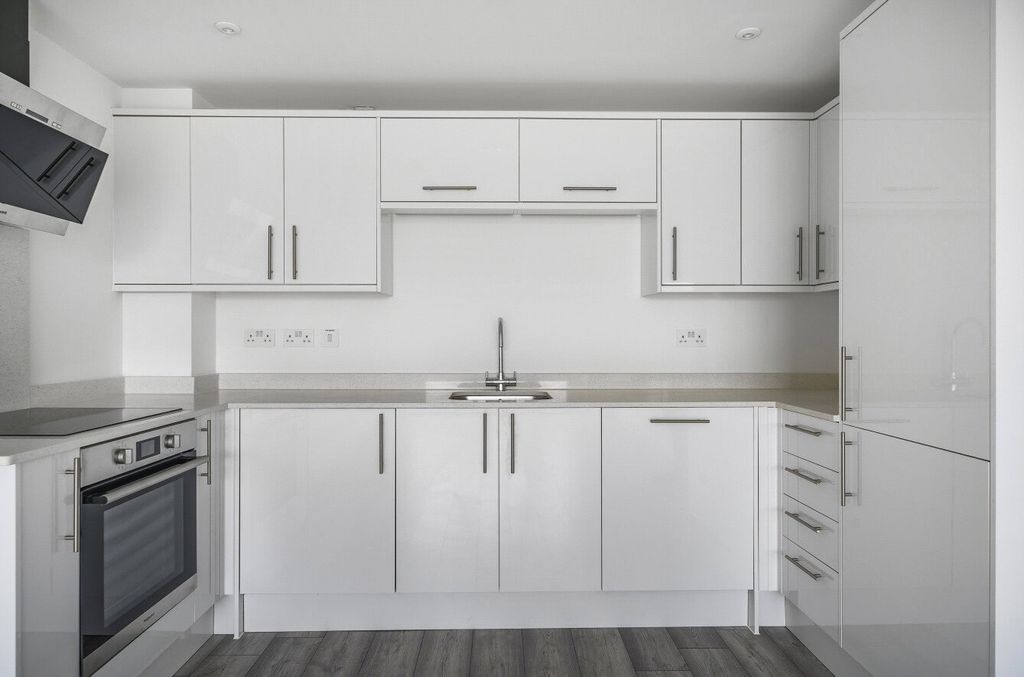 Property photo 3 of 19 Picture No. 12