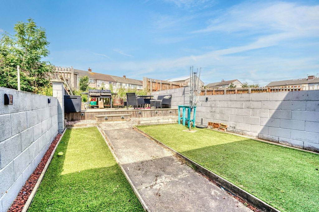 Property photo 2 of 10