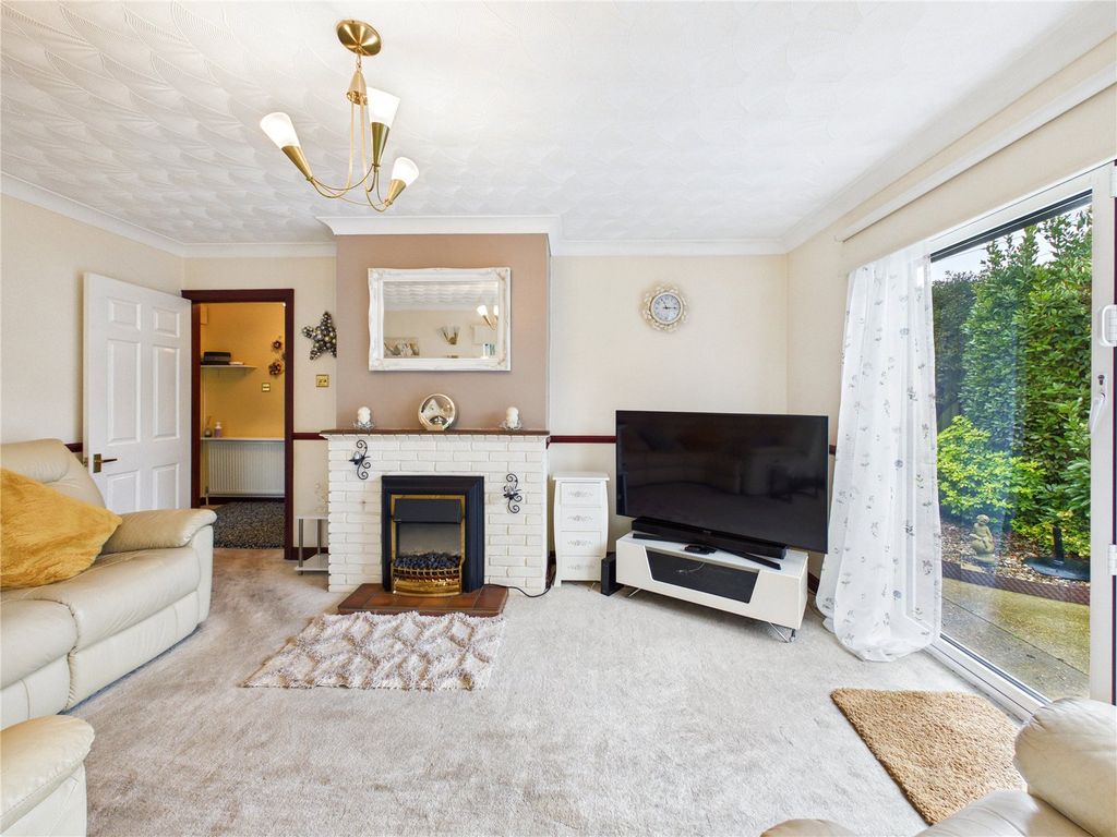 Property photo 3 of 17 Picture No. 02