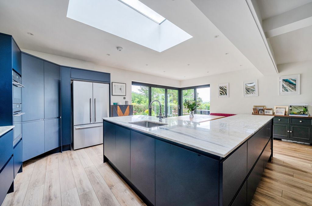 Property photo 3 of 52 1464022-30-6A0dc0...