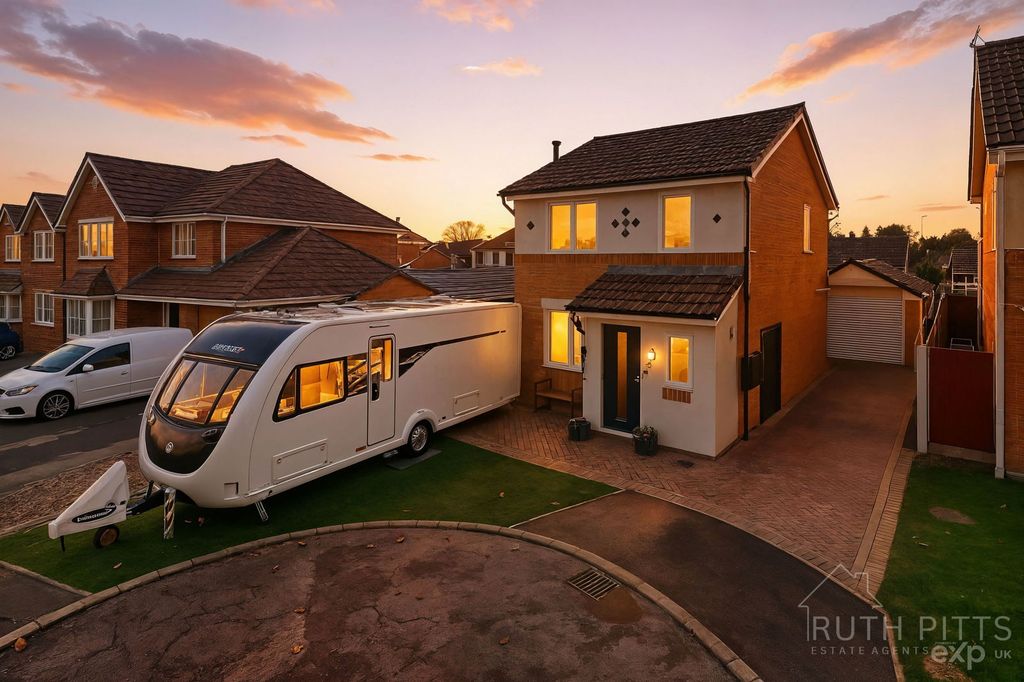 Property photo 2 of 27