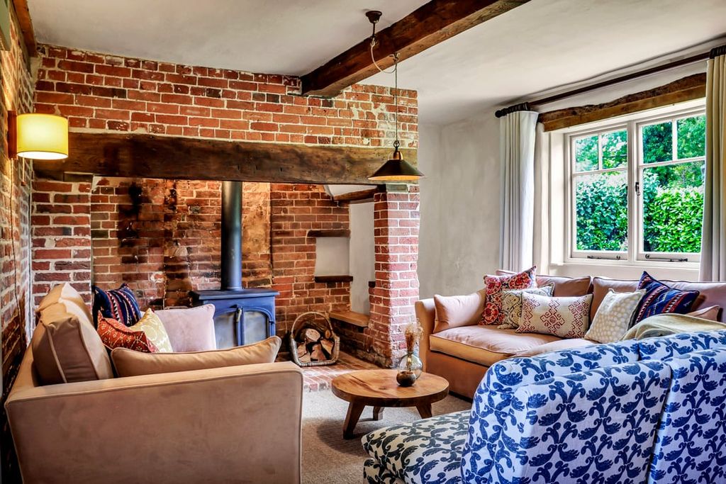 Property photo 2 of 21