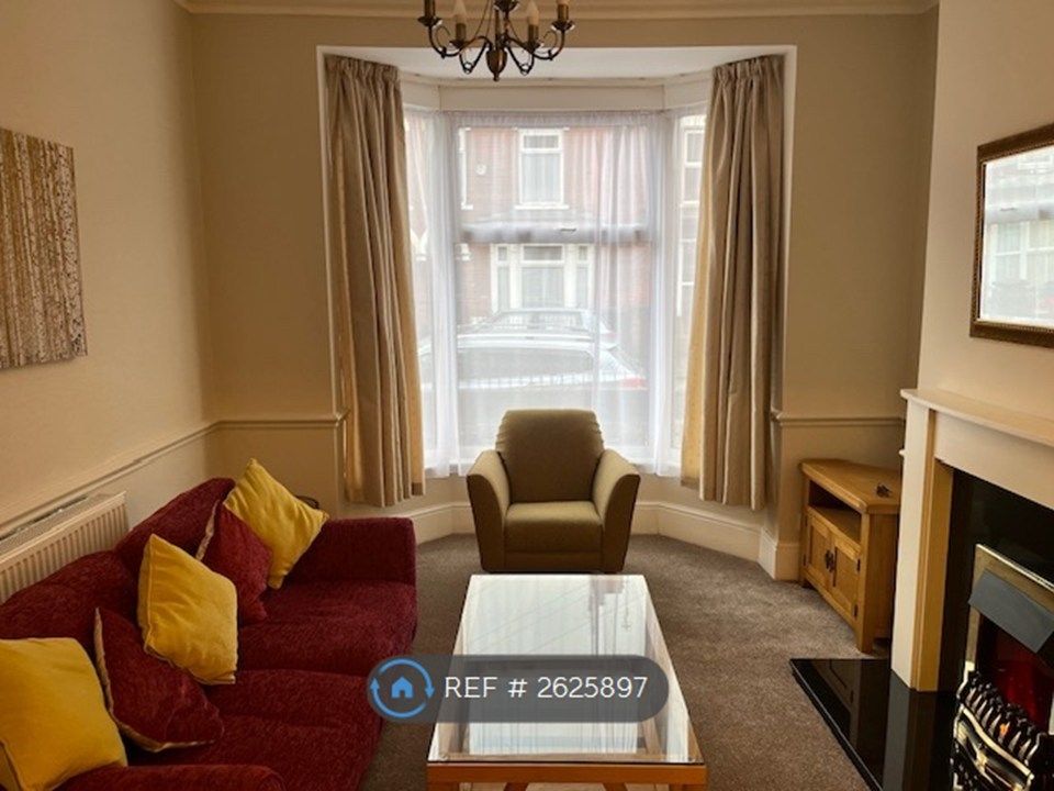 Property photo 2 of 13 Sitting Room