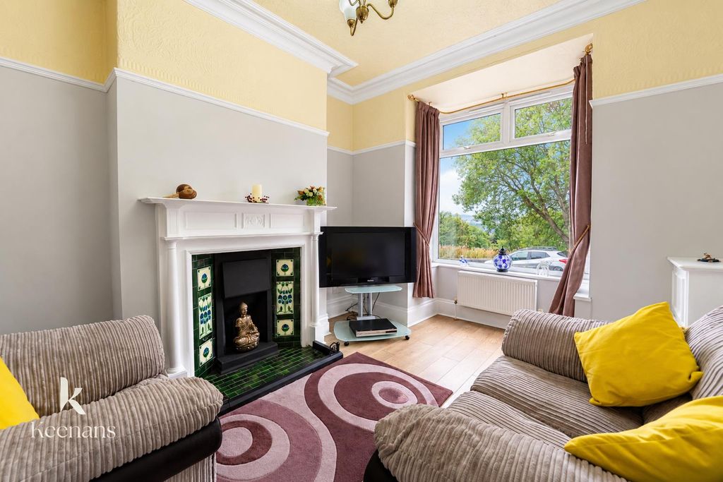 Property photo 2 of 36