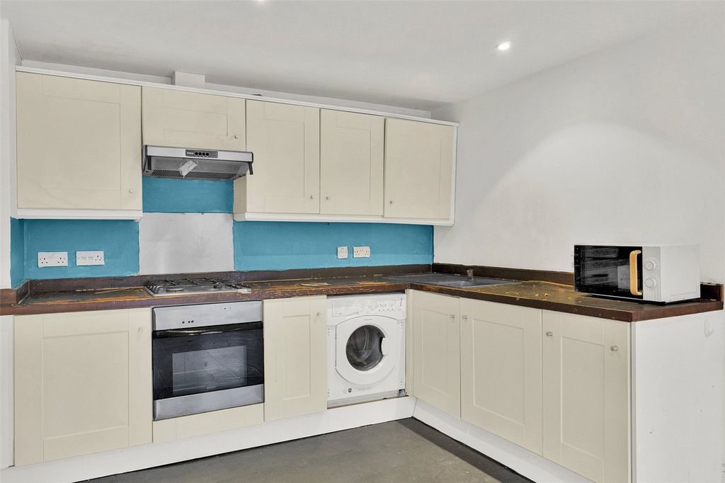 Property photo 3 of 12 Picture No. 10