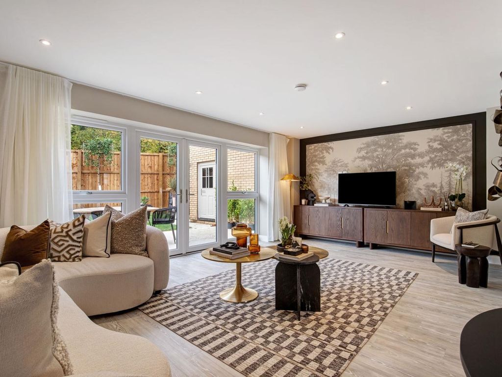 Property photo 3 of 10 Kingsley Park - Living