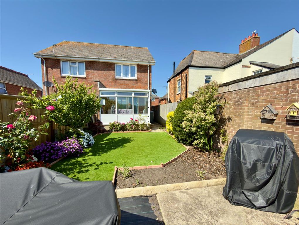 Property photo 2 of 18 Garden To Conservatory.Jpg