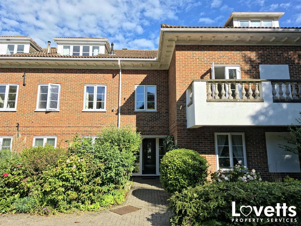 Property photo 1 of 15 External