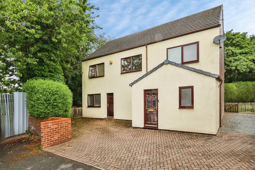 Property photo 2 of 12