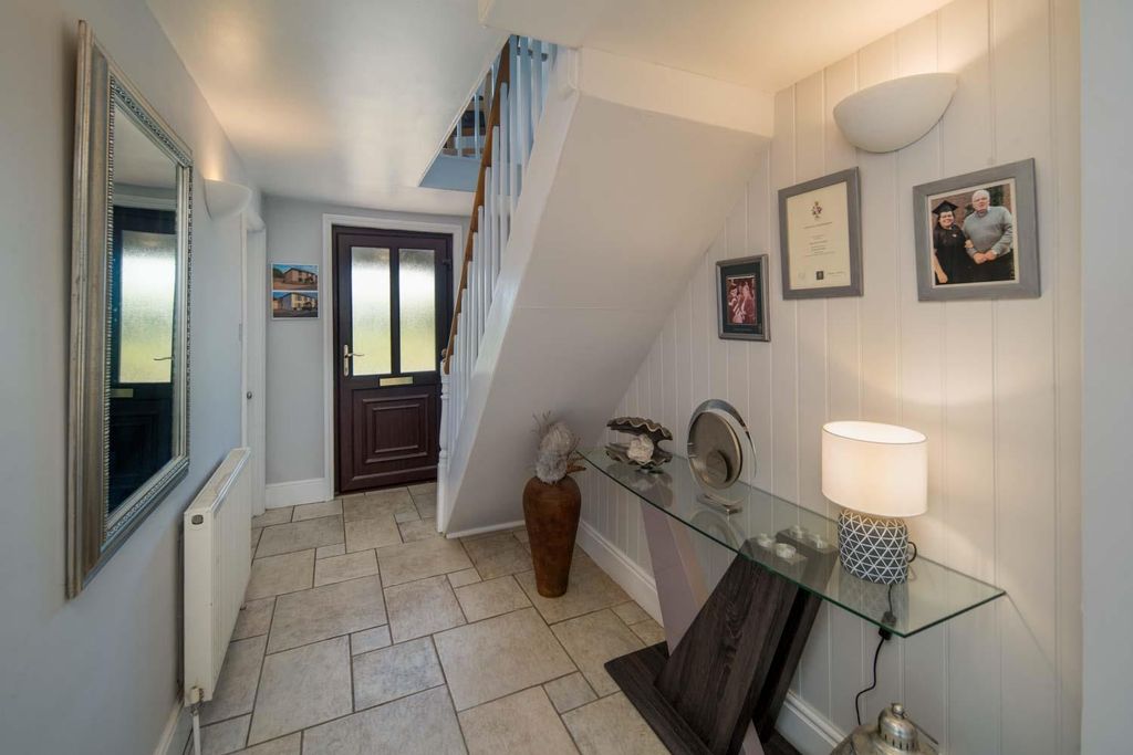 Property photo 3 of 23 Hallway