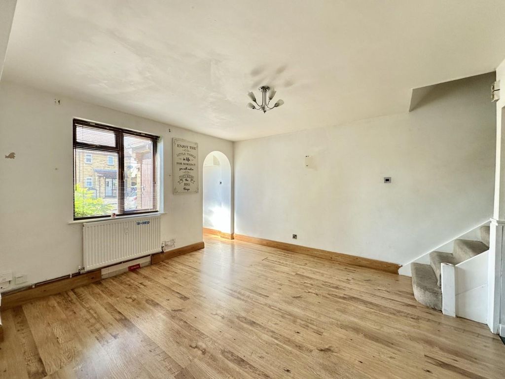 Property photo 3 of 10 Thumbnail_Img_3352.Jpg
