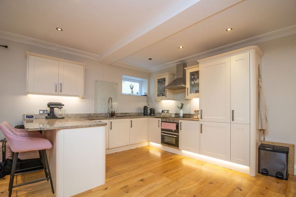 Property photo 2 of 9 Img_4711