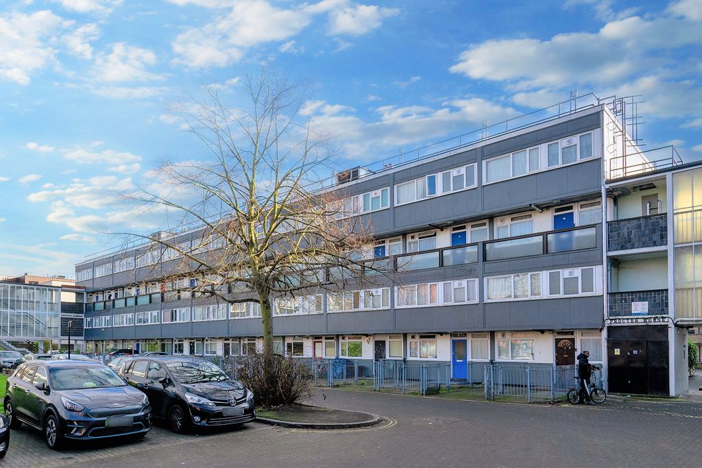 Property photo 1 of 15 Flat 19 Proctor House,  Elmington Estate, Picton Street, London Se5 7Qj