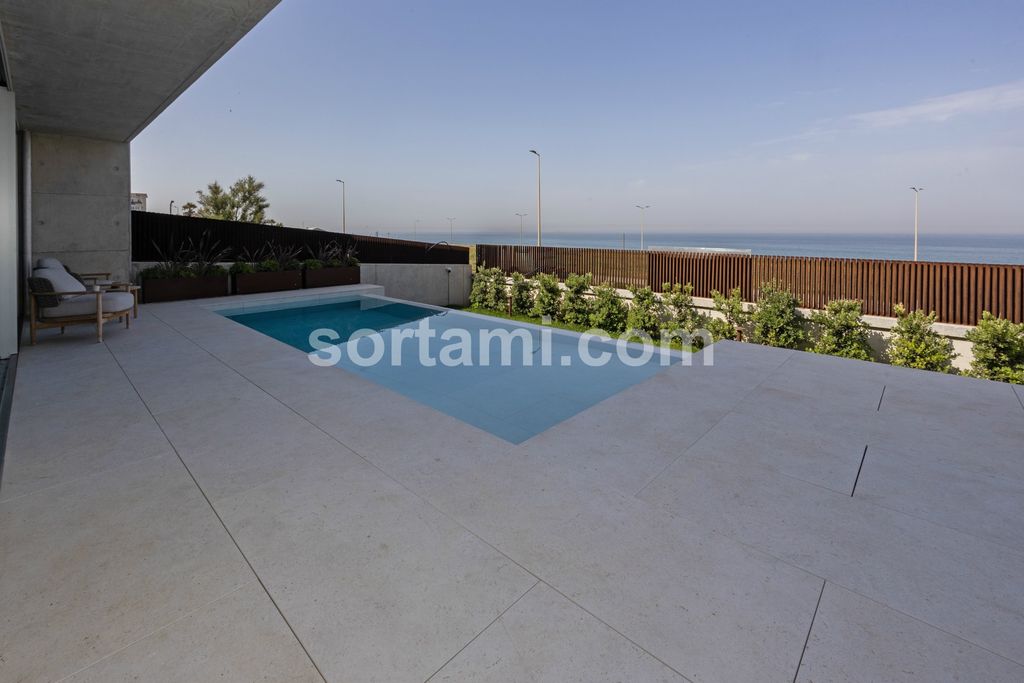 Property photo 1 of 35