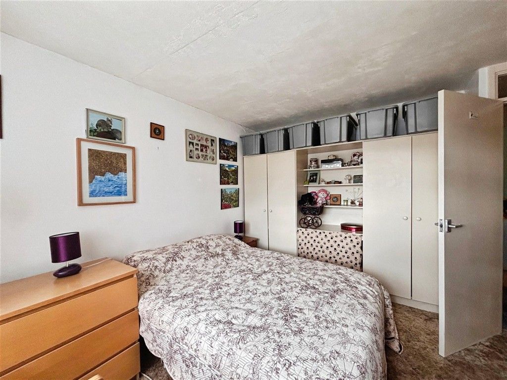 Property photo 1 of 8 Bedroom