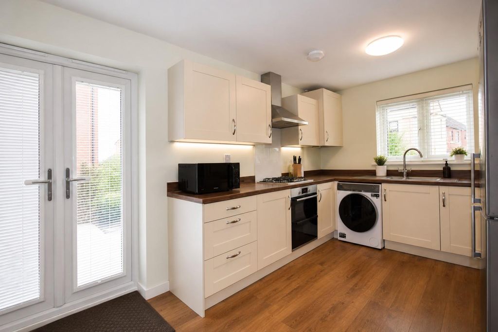 Property photo 3 of 11 Kitchen/ Diner