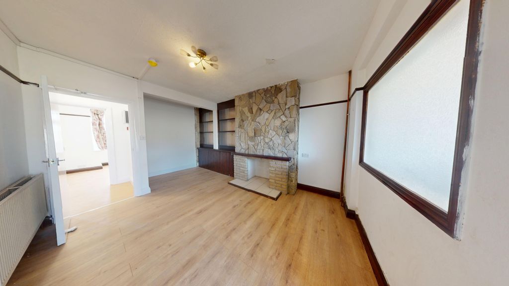 Property photo 2 of 22 204-Manor-Way-05272026_203700