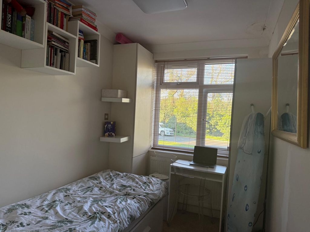 Property photo 2 of 5 Gallery