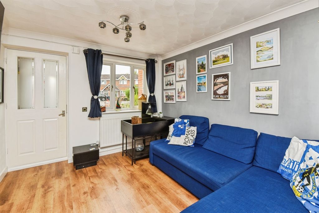 Property photo 2 of 17