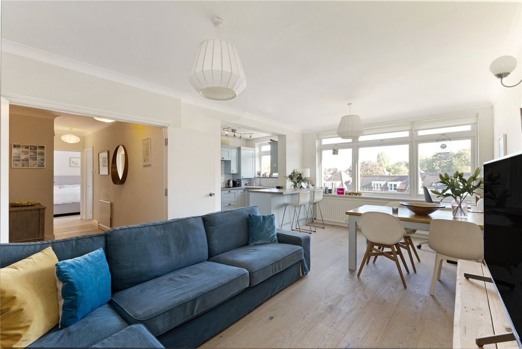 Property photo 3 of 14 Reception