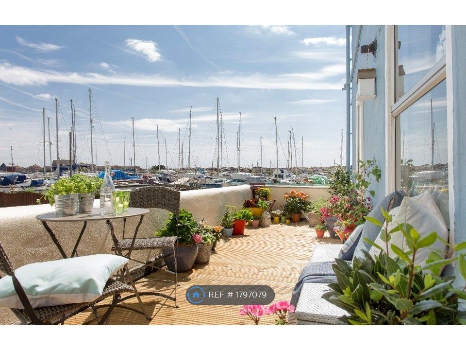 Property photo 1 of 17 Roof Terrace With River Views