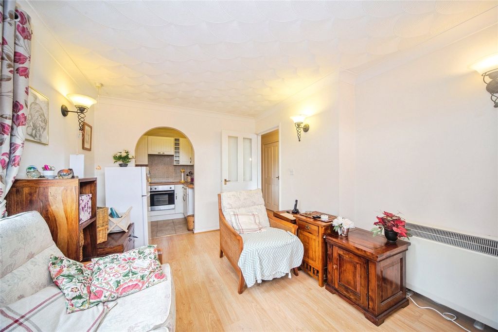Property photo 3 of 11 Picture No. 12