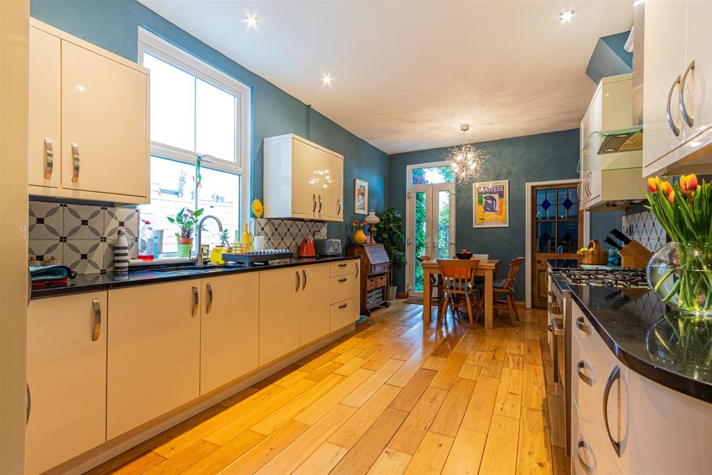Property photo 3 of 18 Kimberley Road 122-20.Jpg