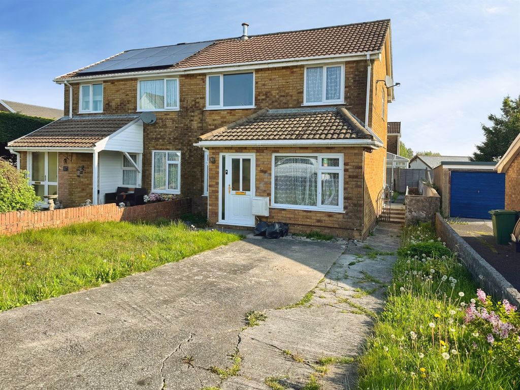 Property photo 1 of 18