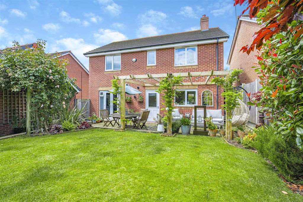 Property photo 3 of 27