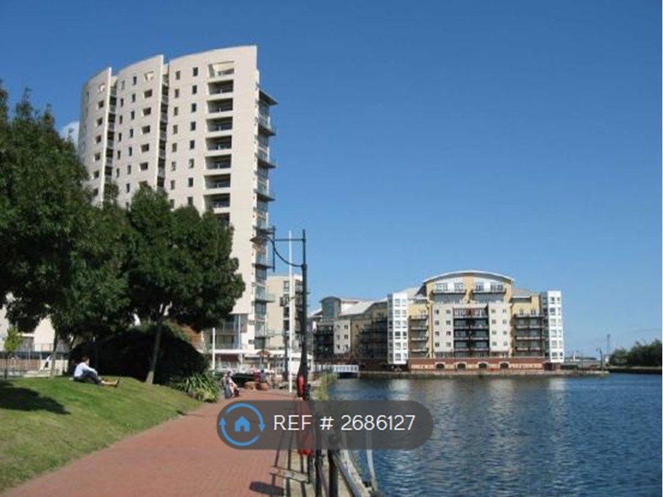 Property photo 1 of 12 (Scaffolding Not Shown)