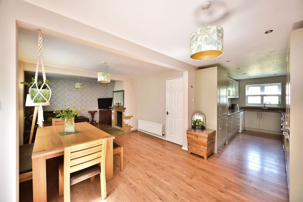 Property photo 3 of 19 Pbox-Img.Jpg