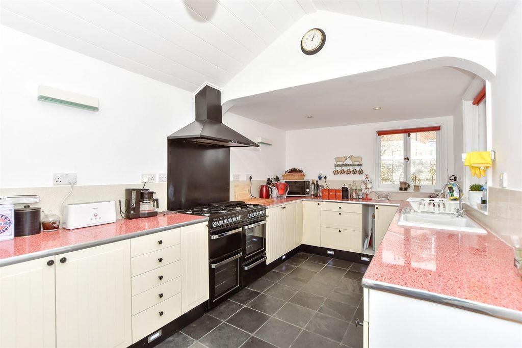 Property photo 1 of 15 Kitchen