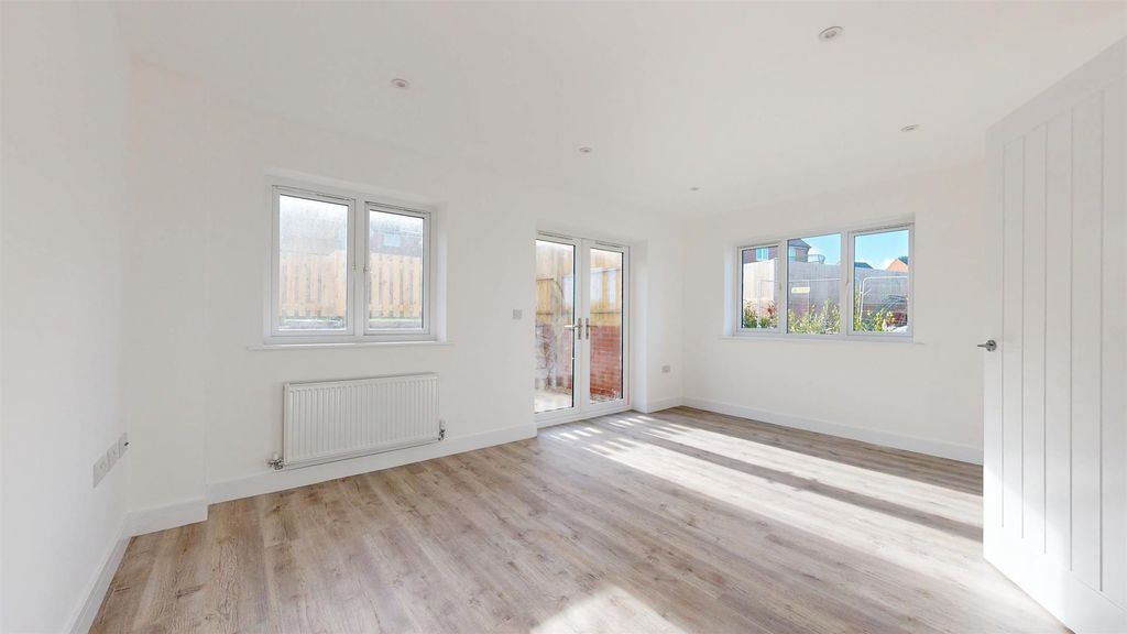 Property photo 2 of 13 10242025_121938.Jpg