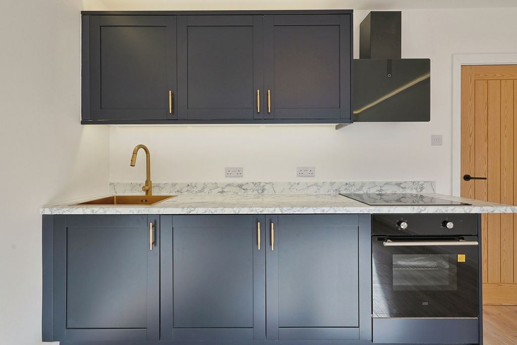 Property photo 1 of 20 Pbox-Img.Jpg